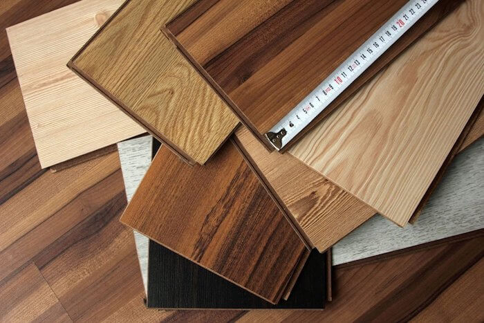 Sàn lót gỗ công nghiệp có nhiều ưu và nhược điểm khác nhau.