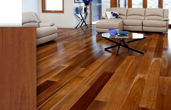 Sàn gỗ công nghiệp lát ở phòng khách