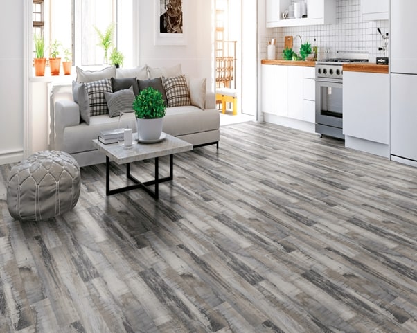 Sàn gỗ công nghiệp được dùng phổ biến trong thiết kế căn hộ.