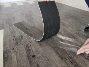 có nên dùng sàn nhựa giả gỗ
