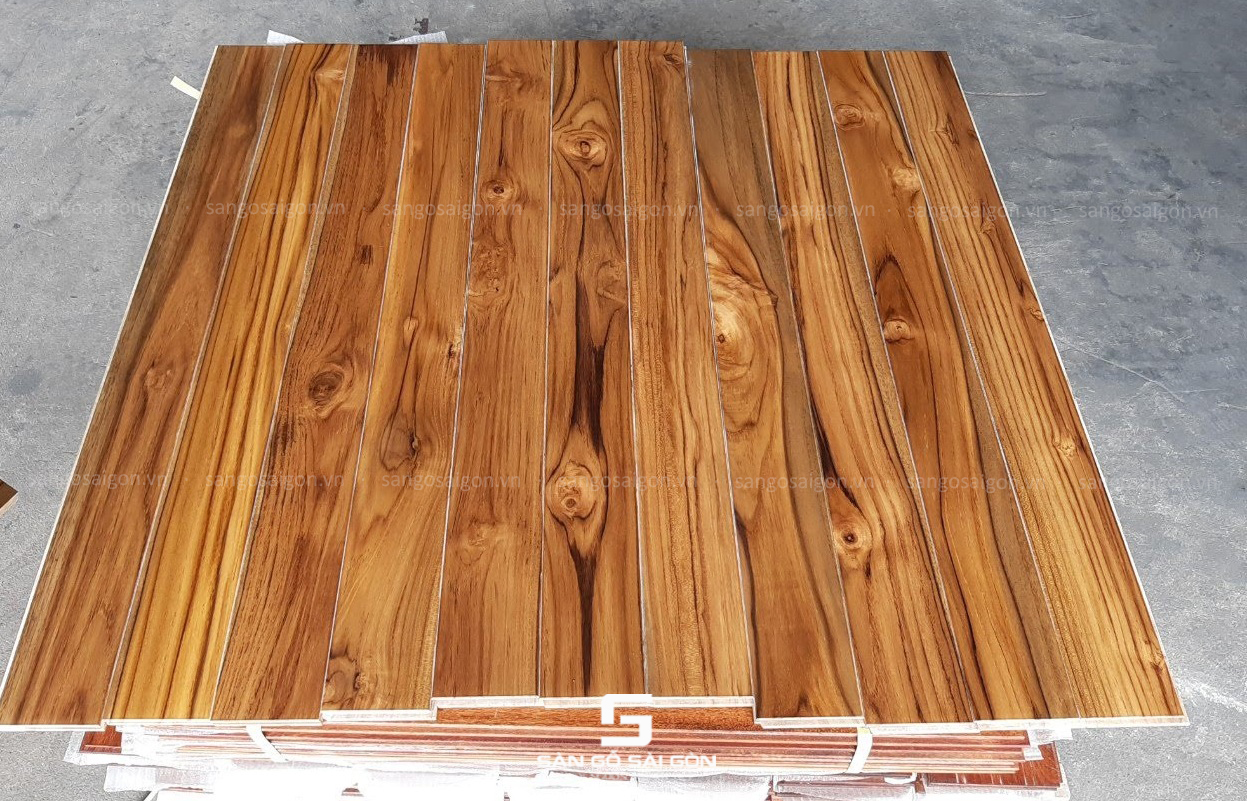 Nhận biết sàn gỗ tự nhiên thật qua vân và lớp sơn bảo vệ