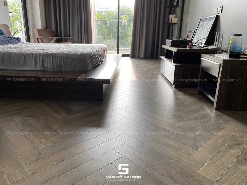 Vân gỗ tự nhiên và gam màu trung tính phù hợp nhiều kiểu nội thất