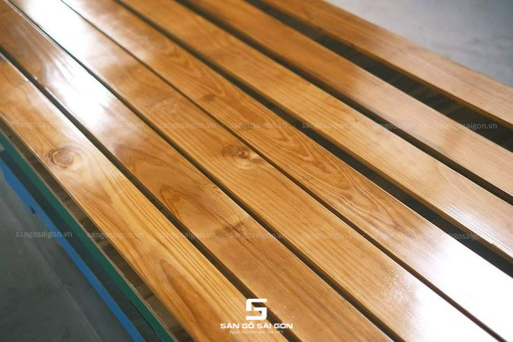 Vẻ đẹp tự nhiên từ gỗ thật tạo điểm nhấn cho ngôi nhà