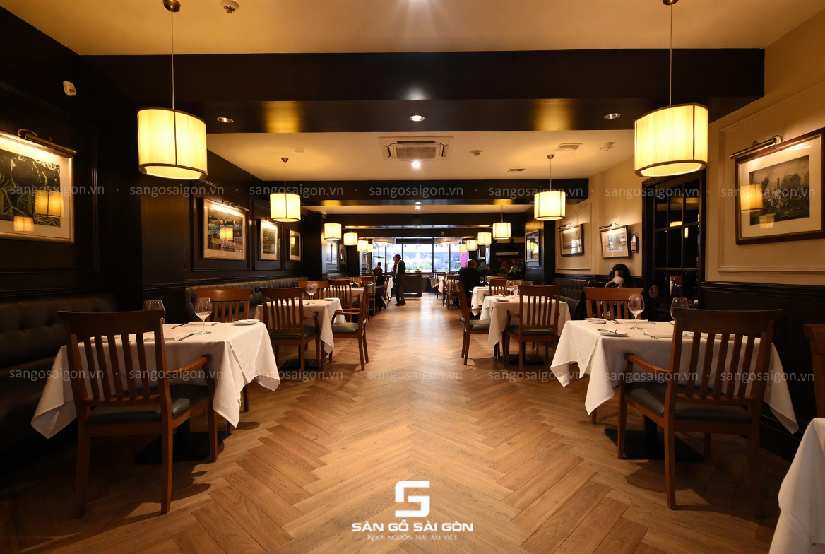 Lát herringbone tinh tế, tăng tính thẩm mỹ nhà hàng đẳng cấp