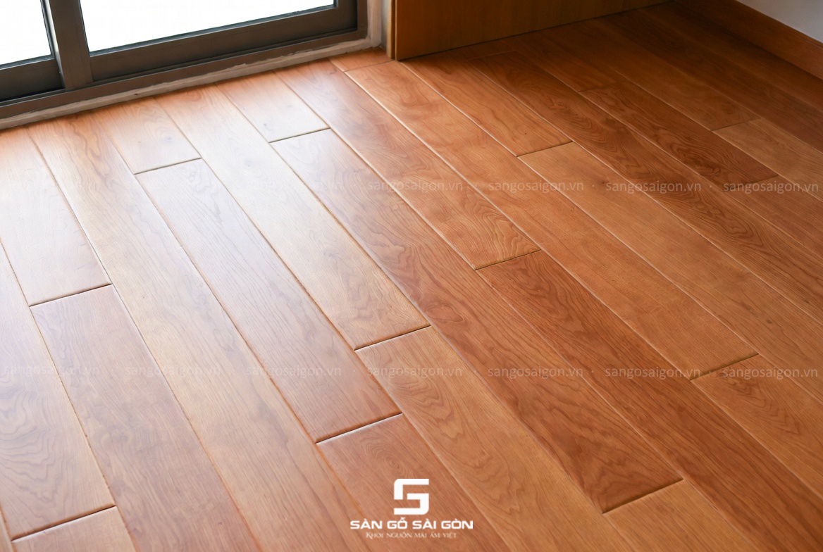 Sàn gỗ tự nhiên màu cánh gián nhạt trẻ trung thanh thoát